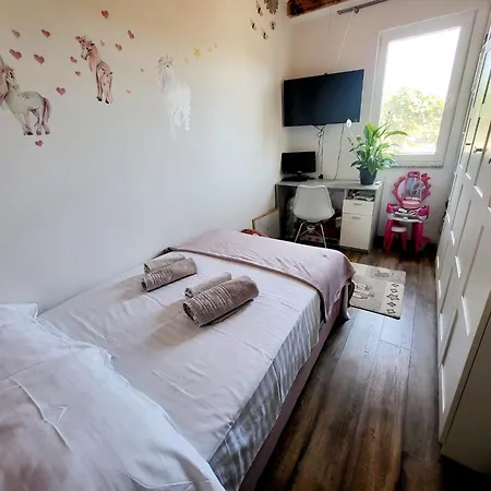 Rustic Serenity Debeljak