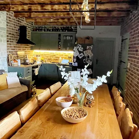 Rustic Serenity Vila *